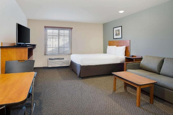 WoodSpring Suites Columbus North I-270 image 39