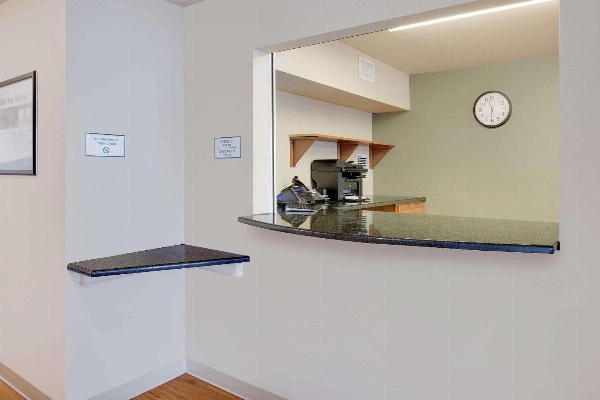 WoodSpring Suites Columbus North I-270 image 4