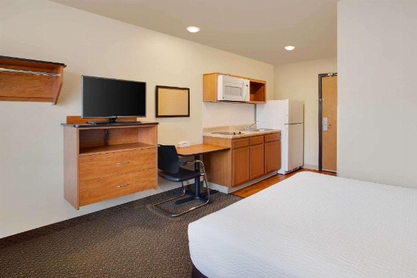 WoodSpring Suites Columbus North I-270 image 6