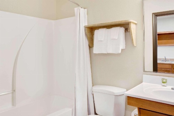 WoodSpring Suites Columbus North I-270 image 8